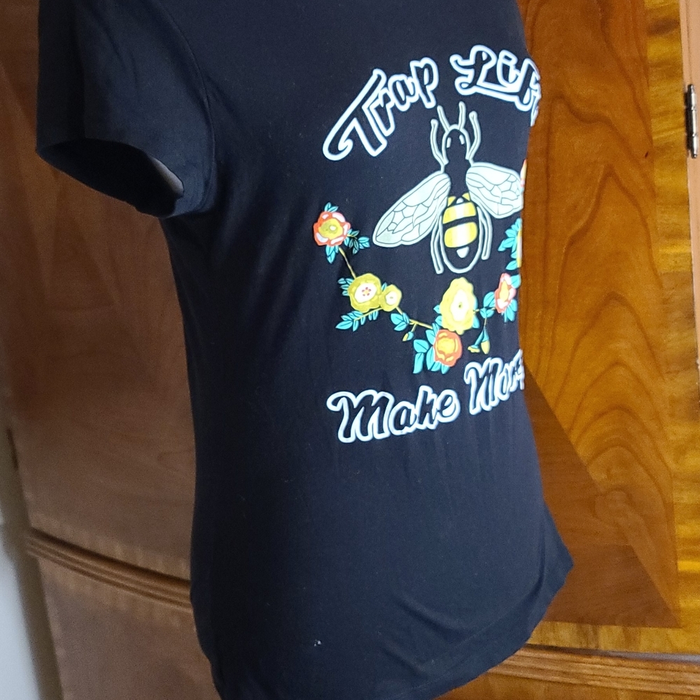 Trap Life Tee - Picture 2 of 5